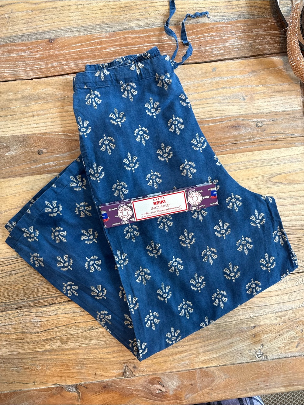 Ravi Ratan Blue Printed Capris